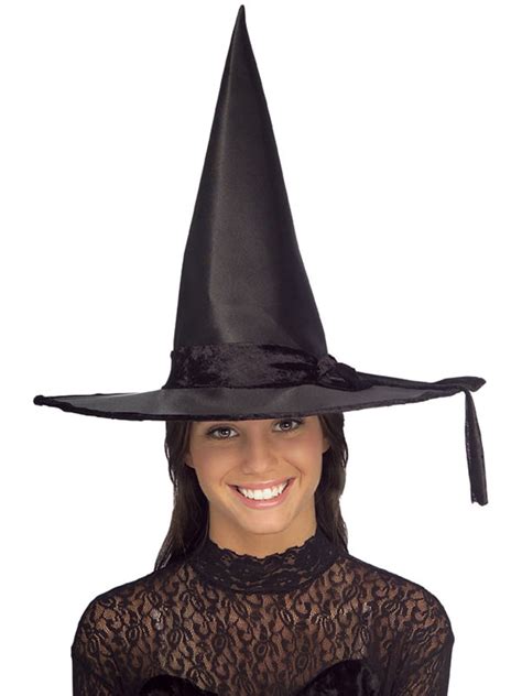 Pointed witch hat